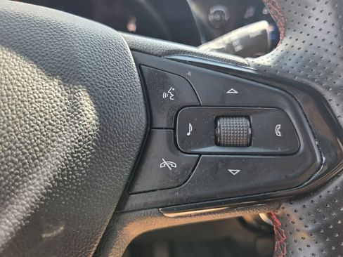 Used 2025 Chevrolet Trax RS w/ Driver Confidence Package FWD image 26