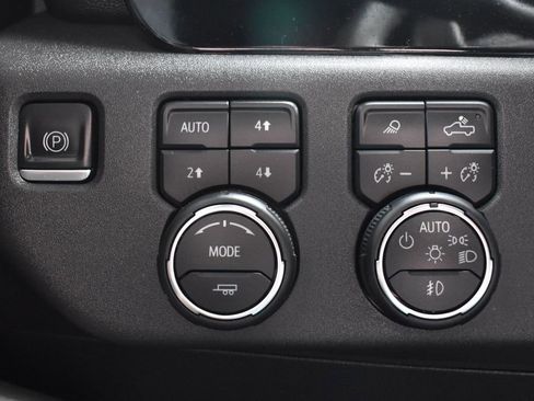 Used 2023 Chevrolet Silverado 1500 ZR2 AWD/4WD image 15