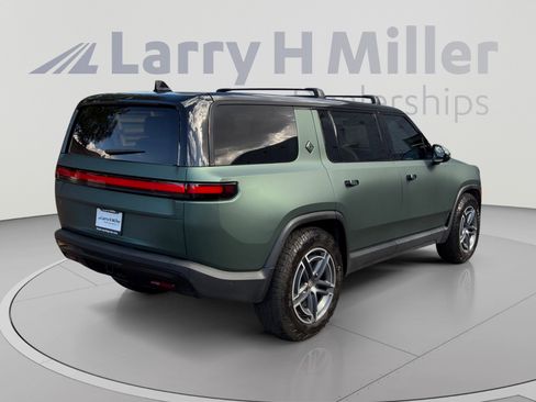 Used 2025 Rivian R1S Adventure Dual AWD/4WD image 5