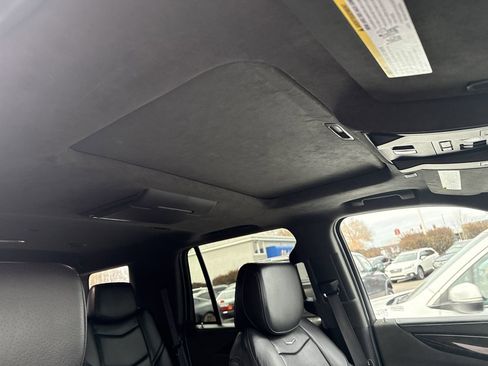 Used 2013 Cadillac Escalade Premium image 29