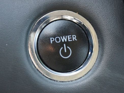 Used 2023 Toyota Highlander Limited image 9