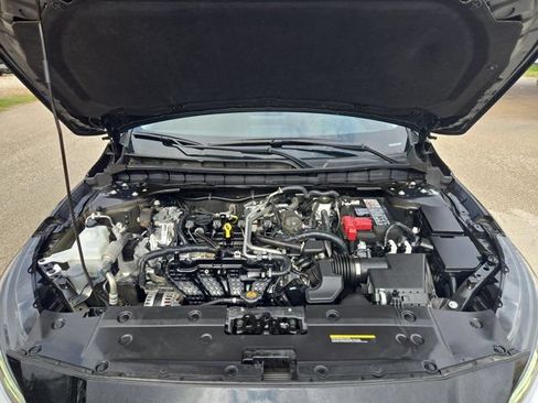 Used 2025 Nissan Altima 2.5 SV FWD image 31