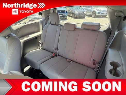 Used 2018 Toyota Sienna XLE w/ XLE Navigation Package FWD image 8