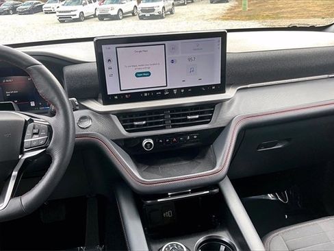 Used 2025 Ford Explorer ST-Line w/ ST-Line Street Pack image 6