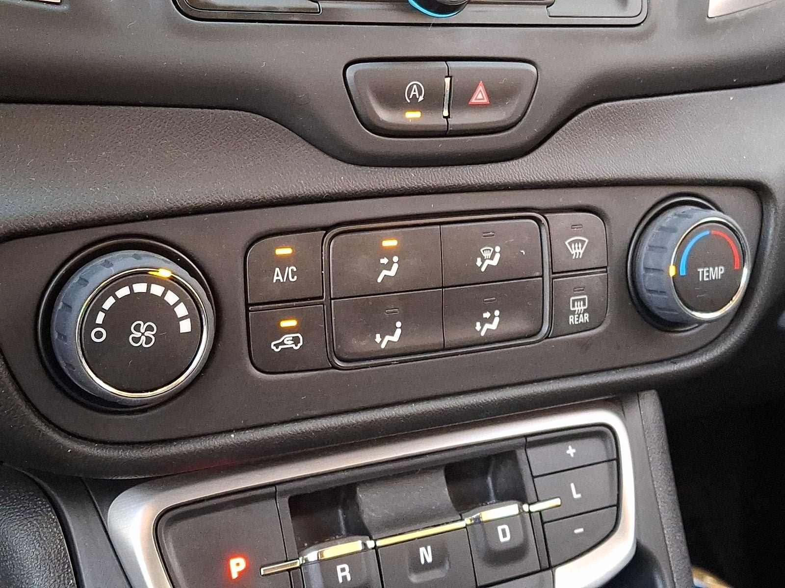 Certified 2023 GMC Terrain SLE FWD image 17