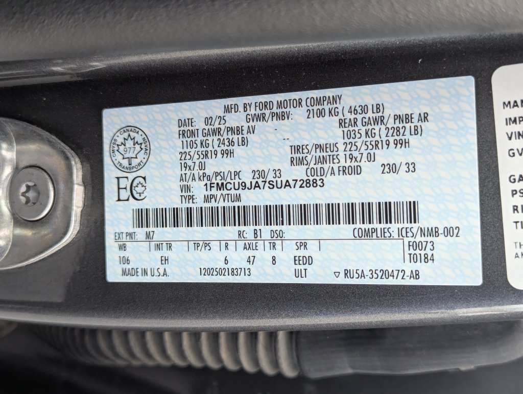 Used 2025 Ford Escape Platinum AWD/4WD image 42