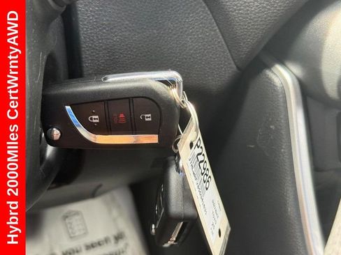 Used 2025 Toyota RAV4 LE AWD/4WD image 30