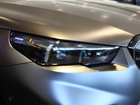 New 2027 BMW M5 w/ Executive Package AWD/4WD image 2