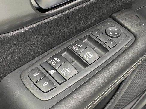 New 2026 Chrysler Pacifica Select w/ S Appearance Package FWD image 29
