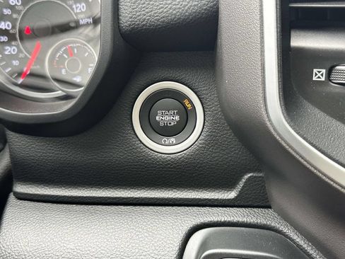 Used 2020 RAM 1500 Big Horn AWD/4WD image 31