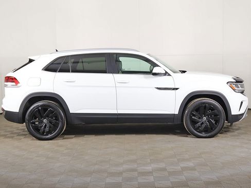 Used 2022 Volkswagen Atlas Cross Sport SE image 17