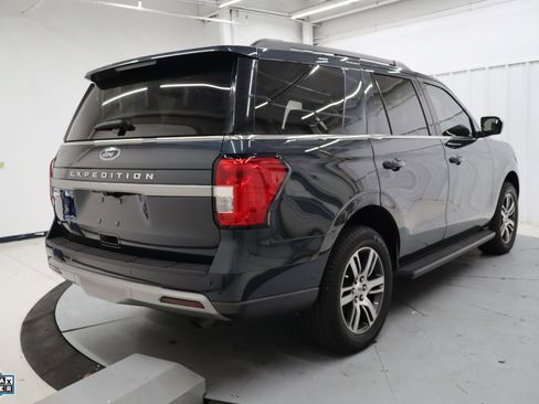 Used 2024 Ford Expedition XLT image 2