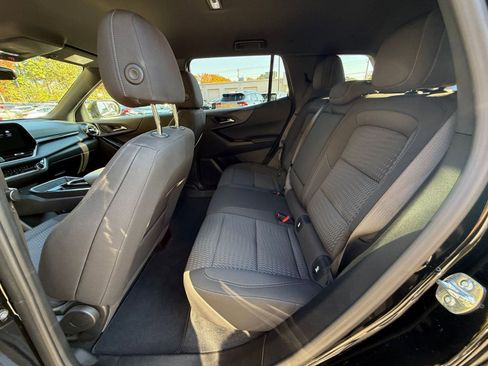 Used 2025 Chevrolet Equinox LT image 25