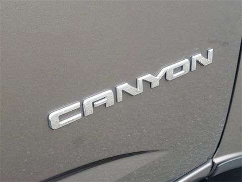 Used 2015 GMC Canyon SLE w/ SLE Convenience Package image 10