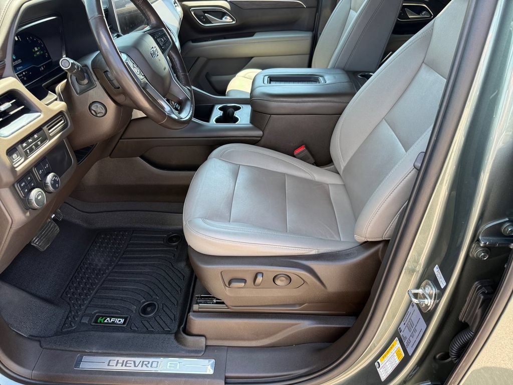 Used 2023 Chevrolet Tahoe Z71 w/ Luxury Package AWD/4WD image 10