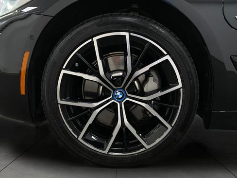 Used 2023 BMW 530e xDrive w/ Executive Package AWD/4WD image 12