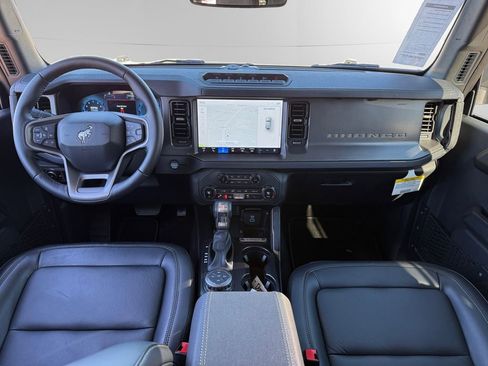 New 2025 Ford Bronco Badlands image 11