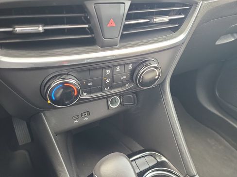 Used 2024 Buick Encore GX Preferred w/ Comfort Package FWD image 15