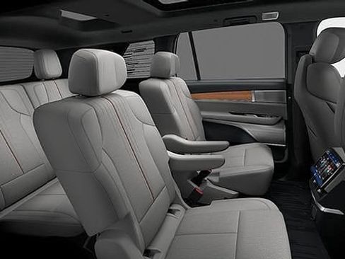 New 2026 Cadillac Vistiq Sport w/ LPO, Floor Liner Package image 40