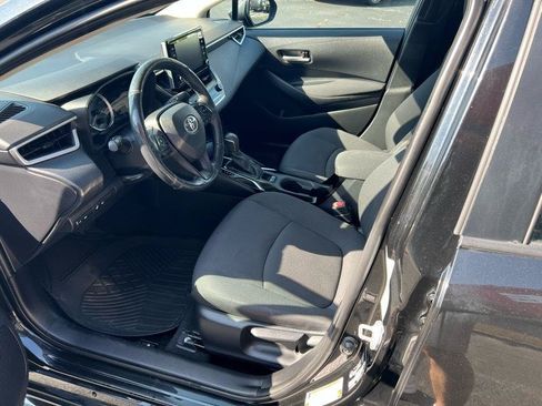 Used 2020 Toyota Corolla LE FWD image 12