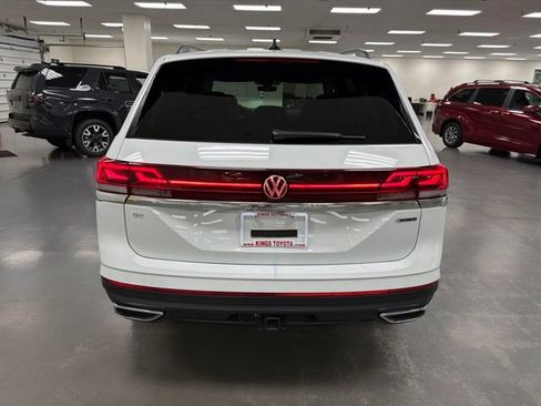 Used 2025 Volkswagen Atlas SE AWD/4WD image 6