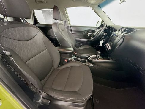 Used 2018 Kia Soul Base image 25