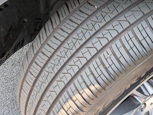 Certified 2024 Mercedes-Benz GLE 350 4MATIC w/ AMG Line Exterior image 12