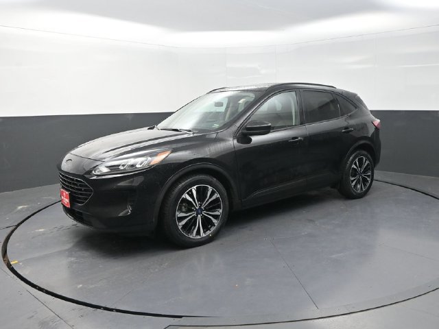 Used 2021 Ford Escape SE w/ SE Sport Appearance Package FWD image 3