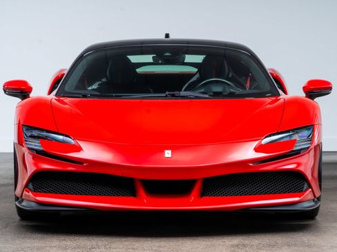 Used 2022 Ferrari SF90 Stradale AWD/4WD image 2