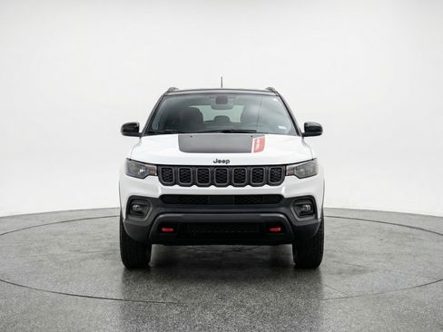 Used 2025 Jeep Compass Trailhawk w/ Trailer Tow Group image 2
