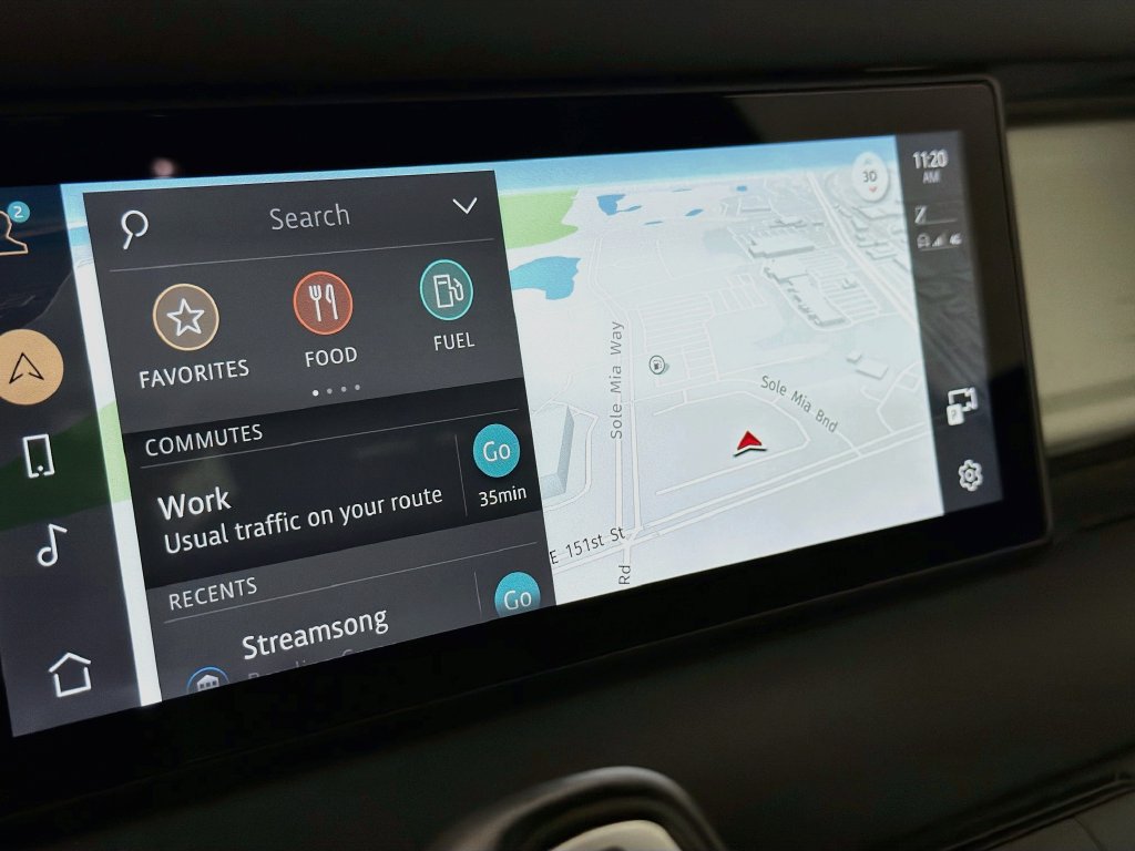 Used 2021 Land Rover Defender 110 SE AWD/4WD image 13