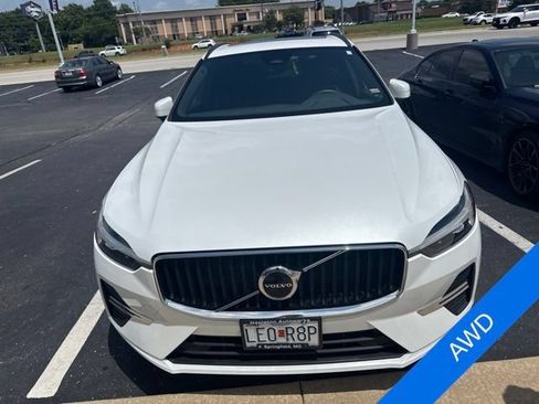 Used 2022 Volvo XC60 B5 Momentum AWD/4WD image 2
