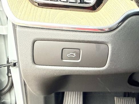 New 2026 Volvo XC60 B5 Plus w/ Climate Package PRO image 30