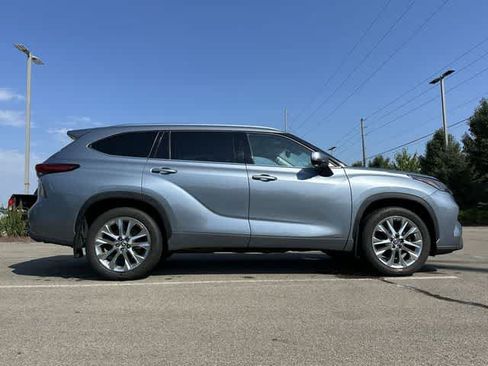 Used 2023 Toyota Highlander Limited AWD/4WD image 3