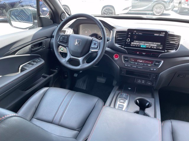 Used 2025 Honda Ridgeline TrailSport image 10
