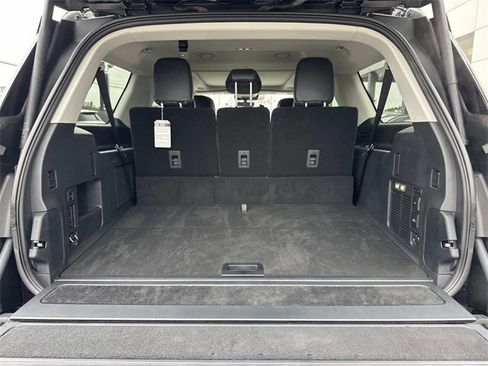 New 2025 Lincoln Navigator L Reserve image 11