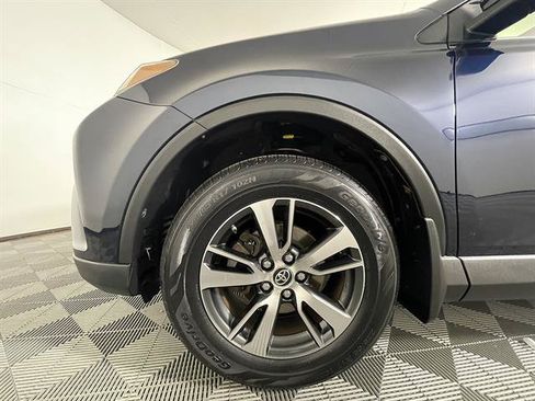 Used 2018 Toyota RAV4 XLE AWD/4WD image 23