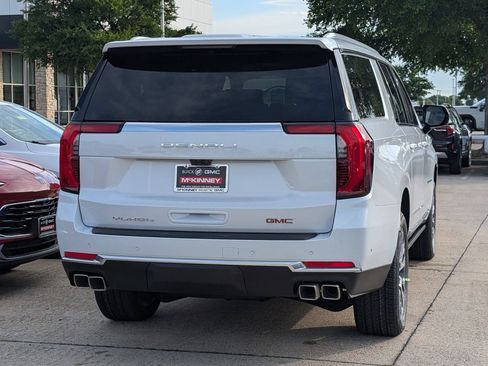 New 2026 GMC Yukon XL Denali w/ Denali Reserve Package AWD/4WD image 4