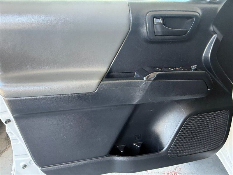 Used 2019 Toyota Tacoma SR AWD/4WD image 24