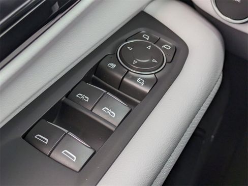 New 2025 Chevrolet Suburban Premier image 53