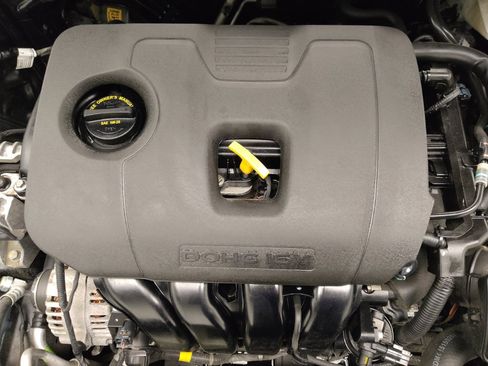 Used 2020 Hyundai Elantra SEL w/ Winter Weather Package FWD image 30