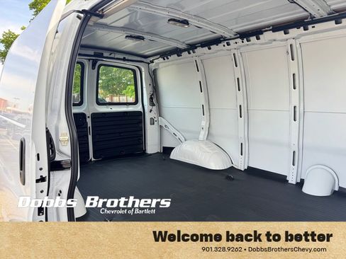New 2026 Chevrolet Express 2500 w/ Driver Convenience Package RWD image 29