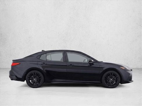 Used 2020 Toyota Camry SE FWD image 8