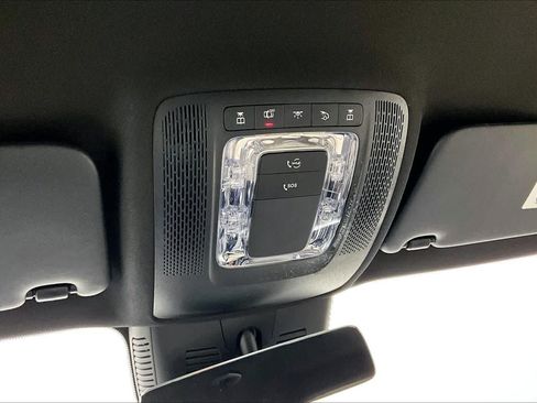 Used 2025 Mercedes-Benz GLB 250 image 31