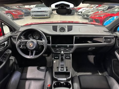 Used 2023 Porsche Macan AWD/4WD image 15