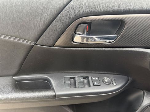 Used 2016 Honda Accord Sport image 11