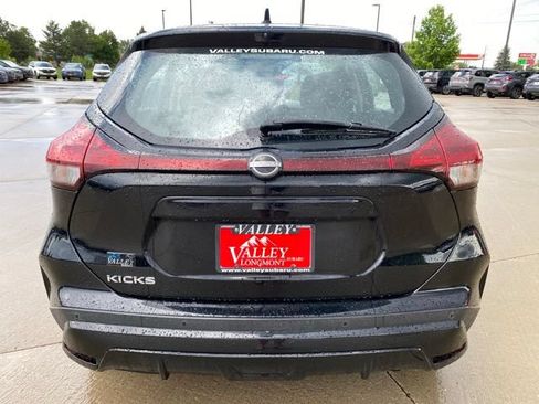 Used 2022 Nissan Kicks S FWD image 4