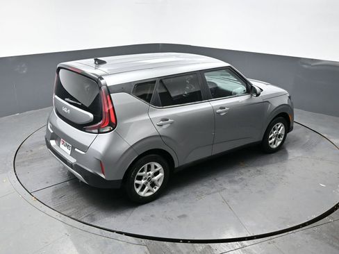 Used 2025 Kia Soul LX w/ LX Technology Package image 13