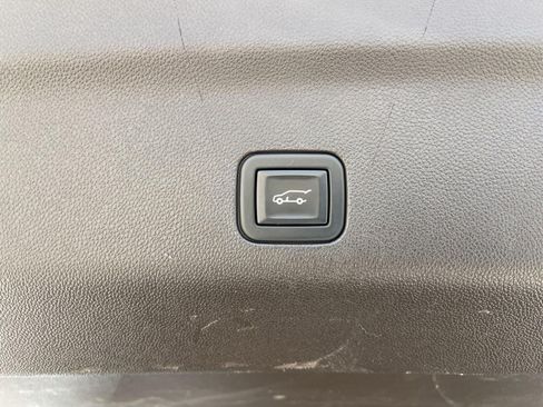 Used 2021 GMC Yukon SLT RWD image 47