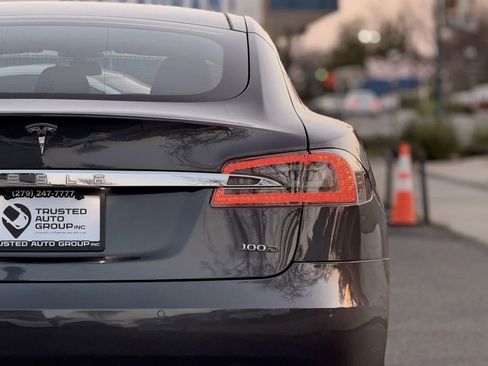 Used 2017 Tesla Model S 100D image 9